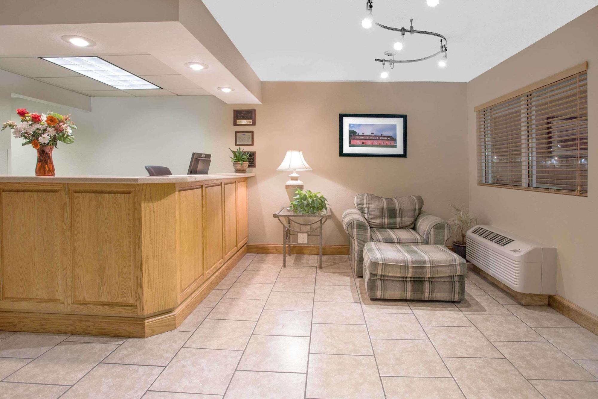 North Platte Inn And Suites Экстерьер фото